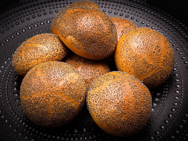 Harde witte maanzaadbollen